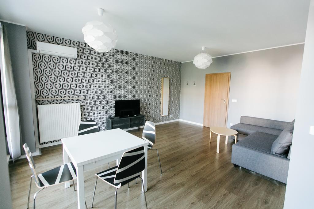 Renttner Apartamenty Varsovia Habitación foto